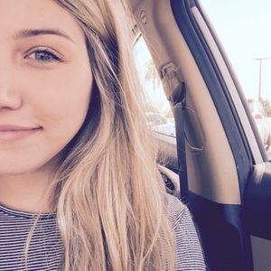 Meet your Posher, Kayla